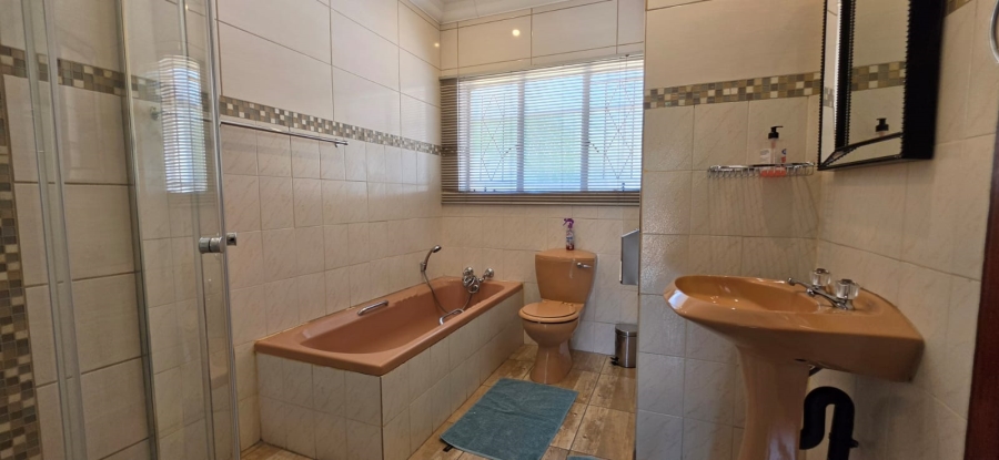 Commercial Property for Sale in Flamwood North West